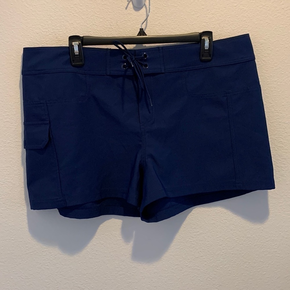 NWT Womens Navy Shorts. Jag Brand. Size XL.